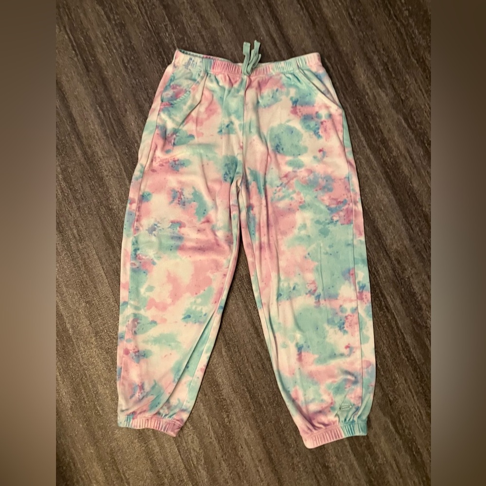 American Girl “Seize the Zzz’s” 2-piece pajamas - Picture 2 of 10